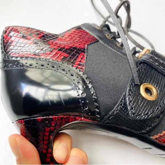 Burberry Black/Brown Python and Leather
Buckle Ankle booties NEW - Picture 11 of 11